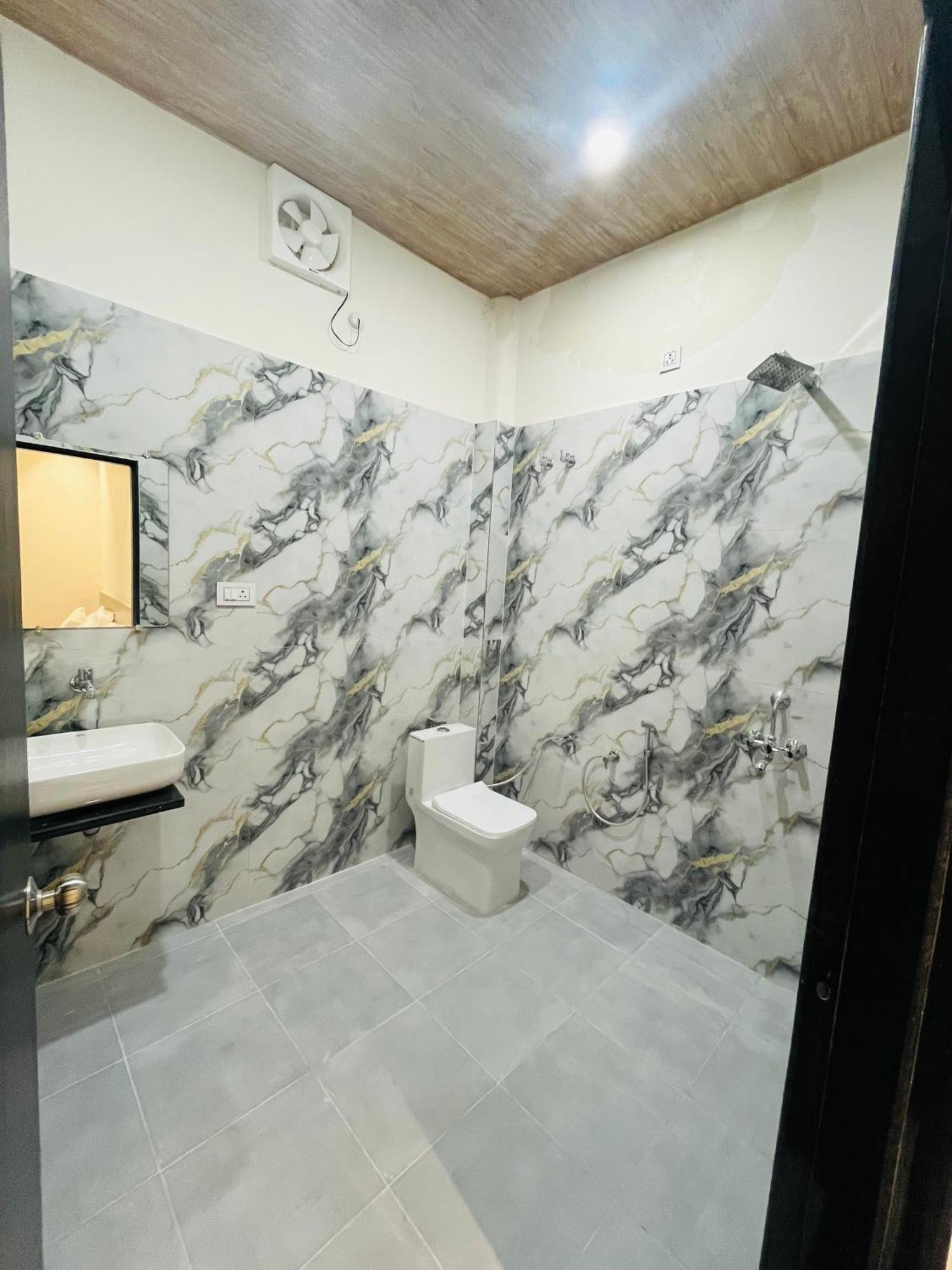 Guest house Log Banaras *