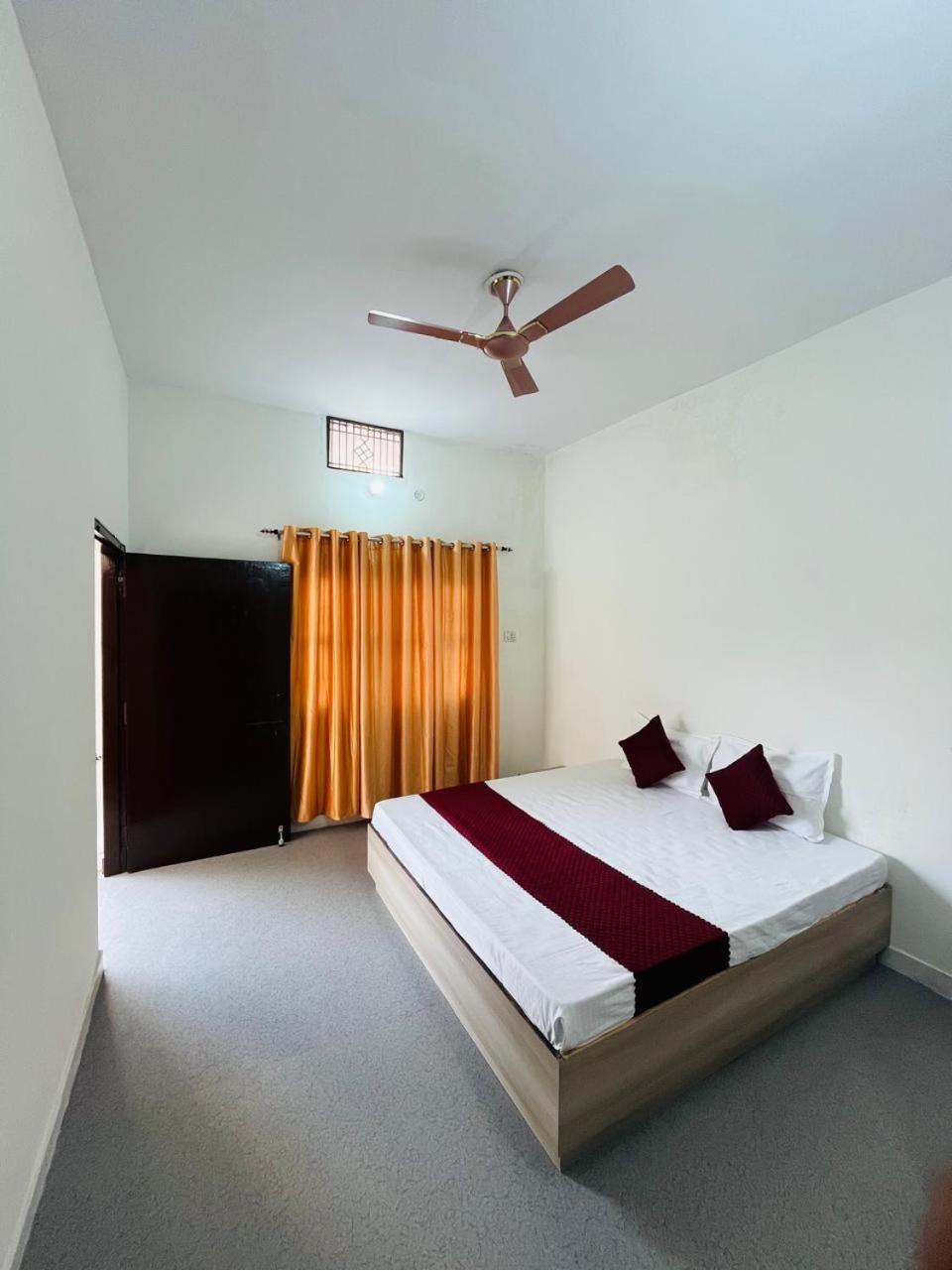 Guest house Log Banaras *